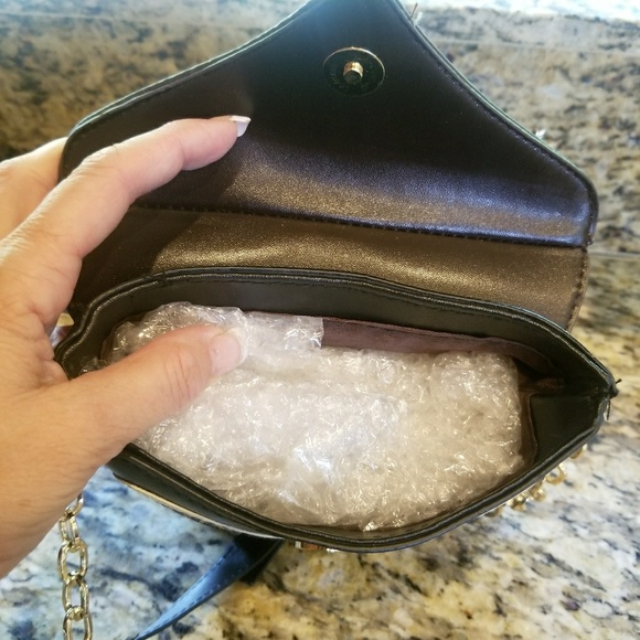 🌹GIFTED w/ An Order 🌹 Owl Handbag Crossbody - Picture 6 of 8